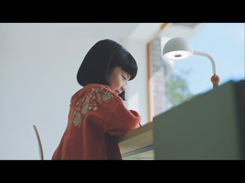 어떤 책이든 읽어주는 조명은 처음이시죠? [네이버 클로바 램프]