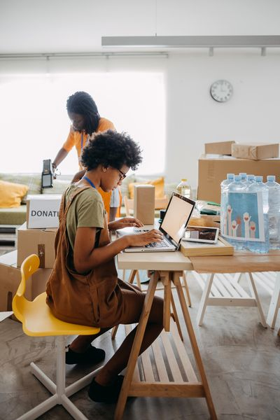 탄력적인 비영리 단체 구축: 디지털 보안 강화를 위한 실질적인 단계