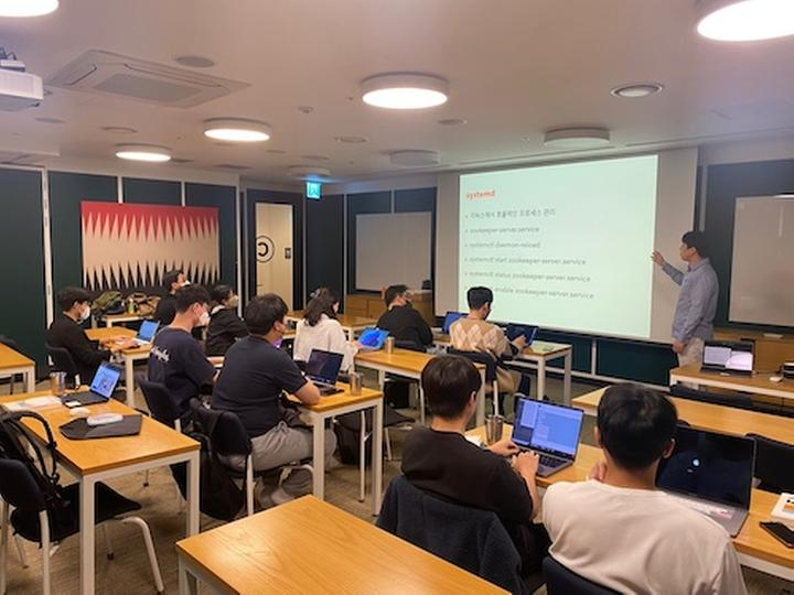 pub/sub 기능을 활용하여 로컬 캐시 동기화하기