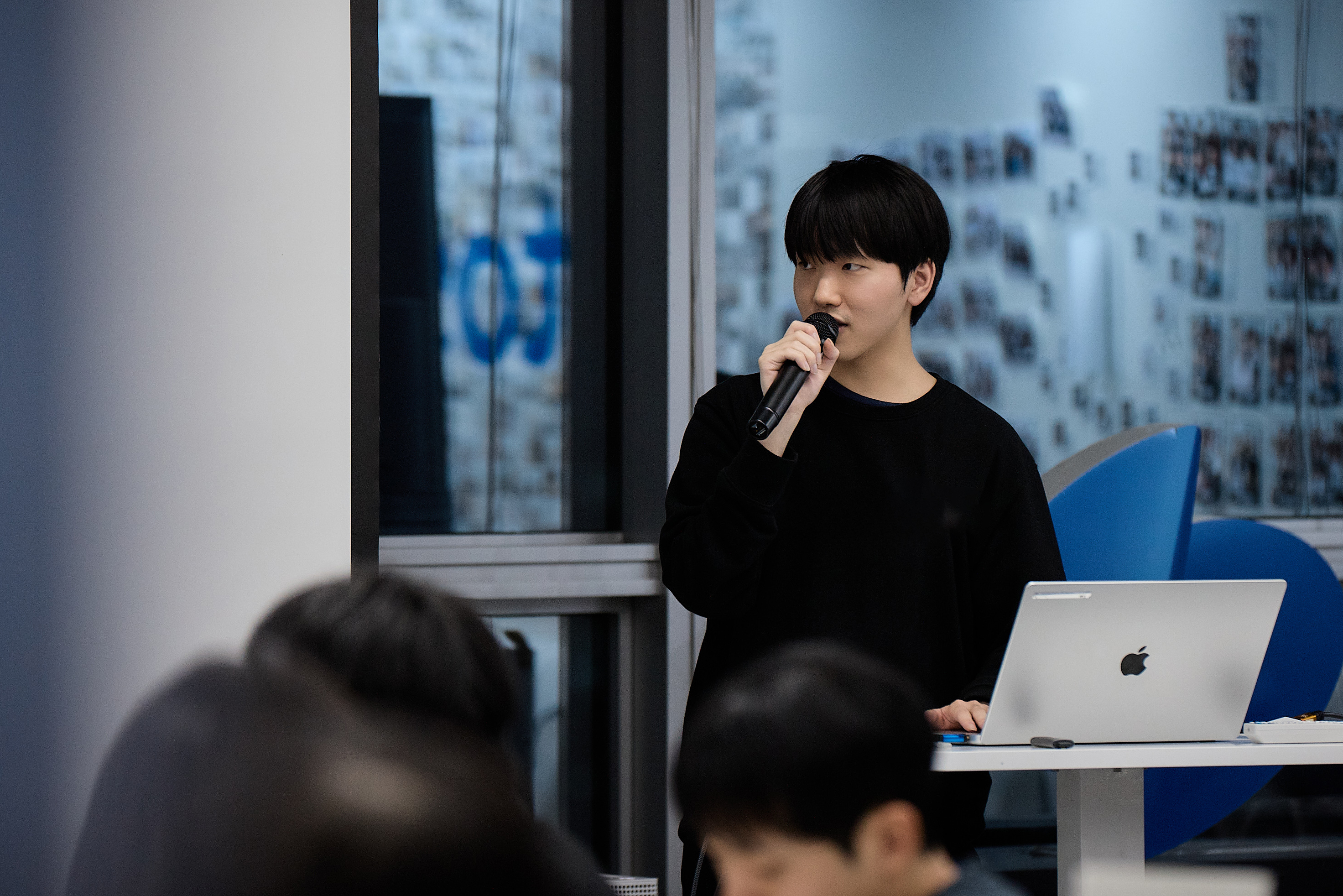 달리는 기차 바퀴 칠하기: 7년만의 컬러 시스템 업데이트